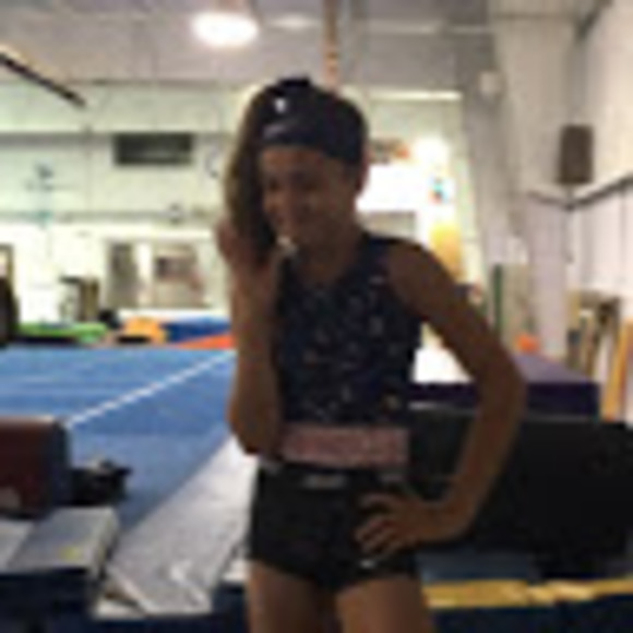 Meet your Posher, Addison - Picture 1 of 1